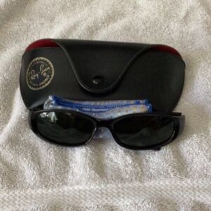 COPY - Black Retro Ray-ban sunglasses for woman.